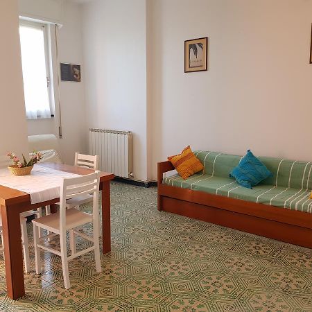 Lorenzo'S Charming Flat Monterosso al Mare Exterior photo